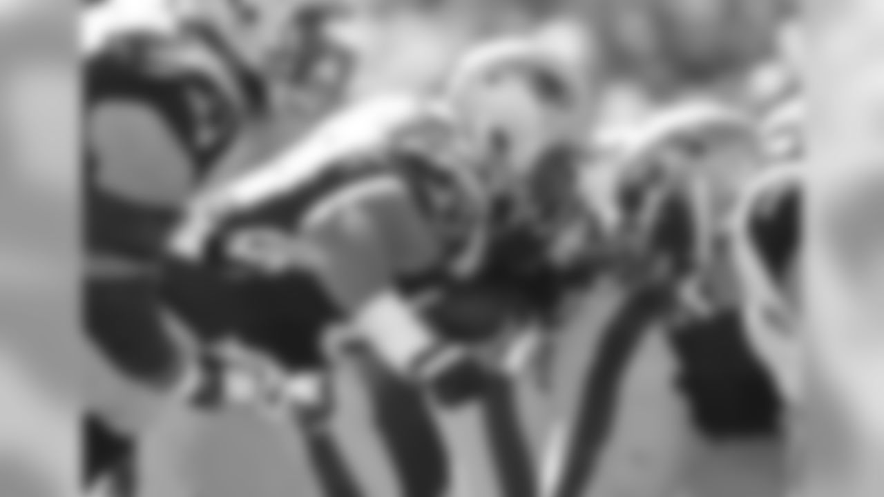 Geneo Grissom runs a drill at the 2015 NFL Scouting Combine.