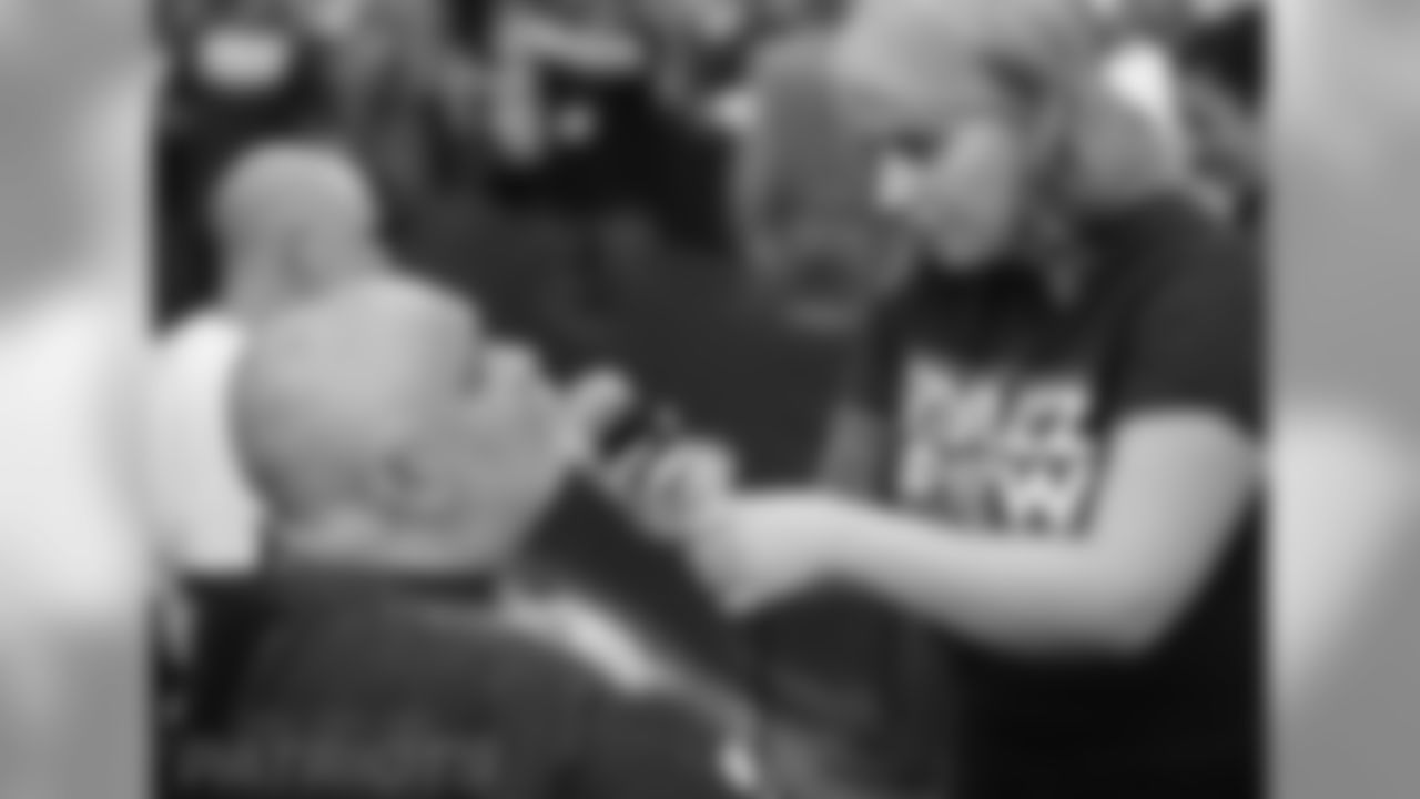 060318-BuzzOff_EJA062-watermarked