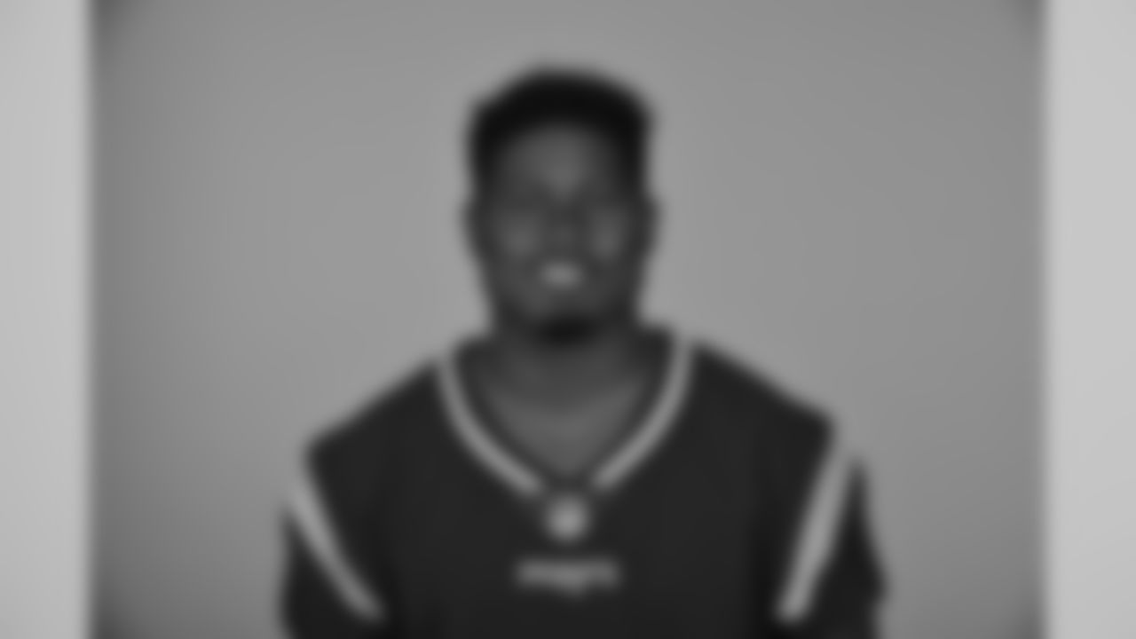 Jonathan Jones, DB