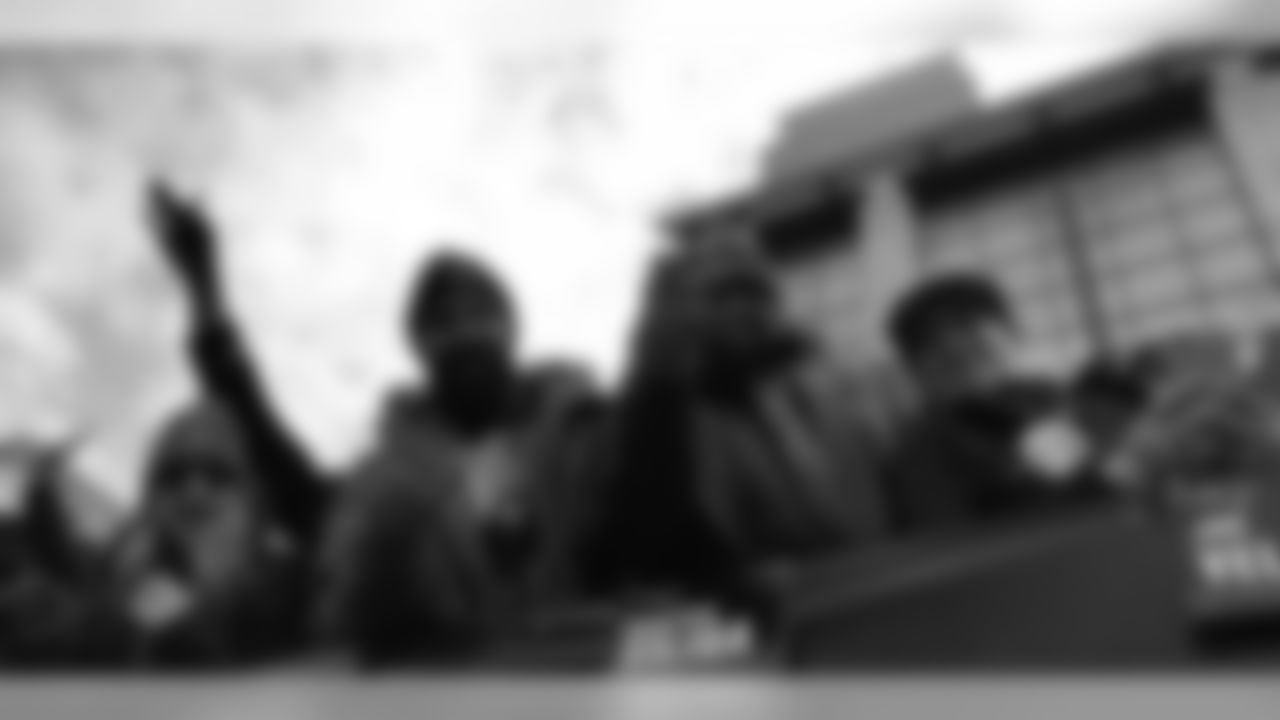 temp20150204-ninko-siliga-parade.jpg