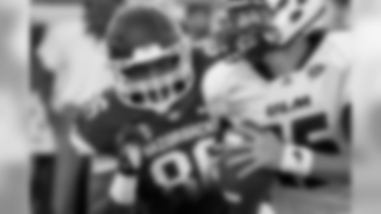 Le'Veon Bell, RB - Bill Belichick's reaction to a question about Bell this week was telling – "Oh my god." The versatile back really is that good, capable of making big plays on the ground and through the air. The Steelers will need both playing without Ben Roethlisberger.