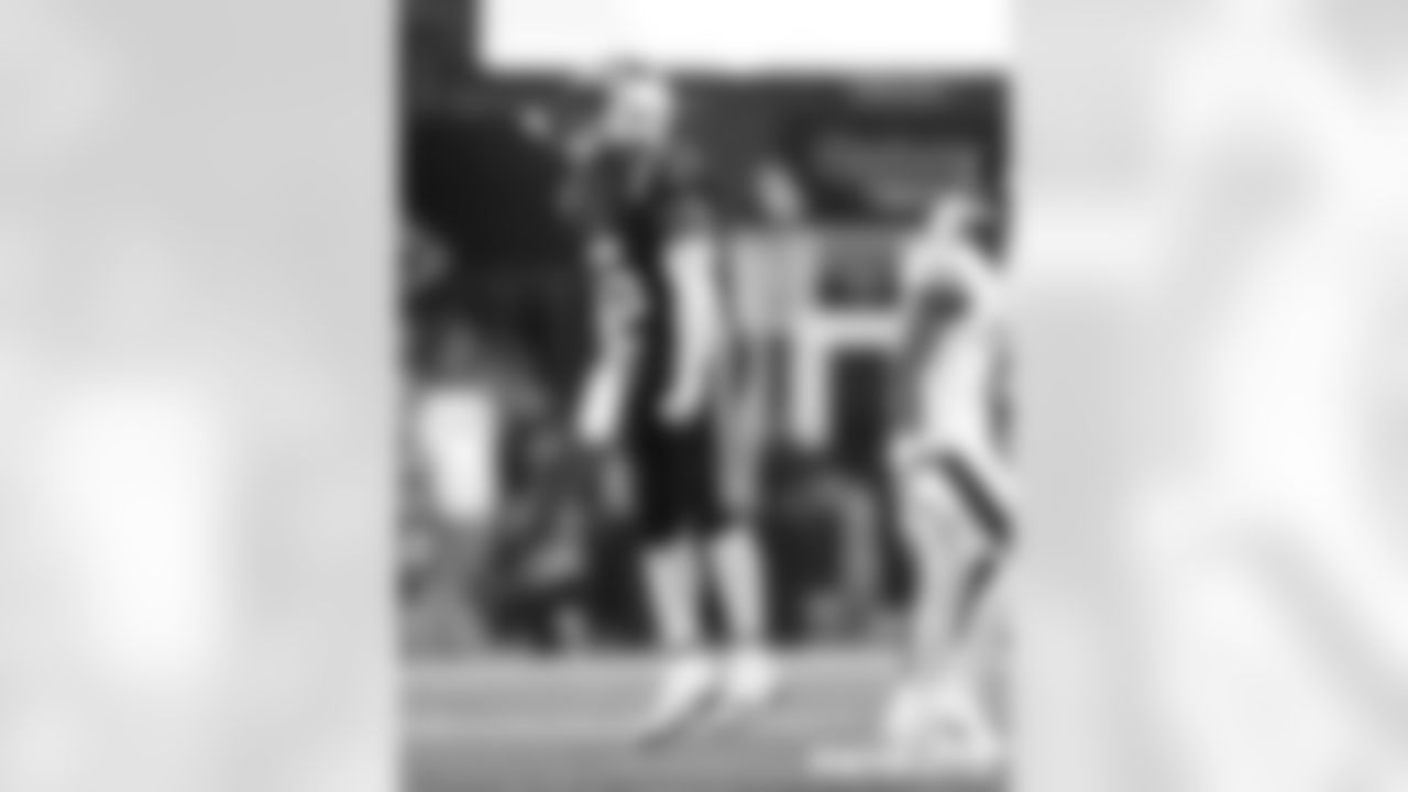 PE-091023_Adler3995-watermarked