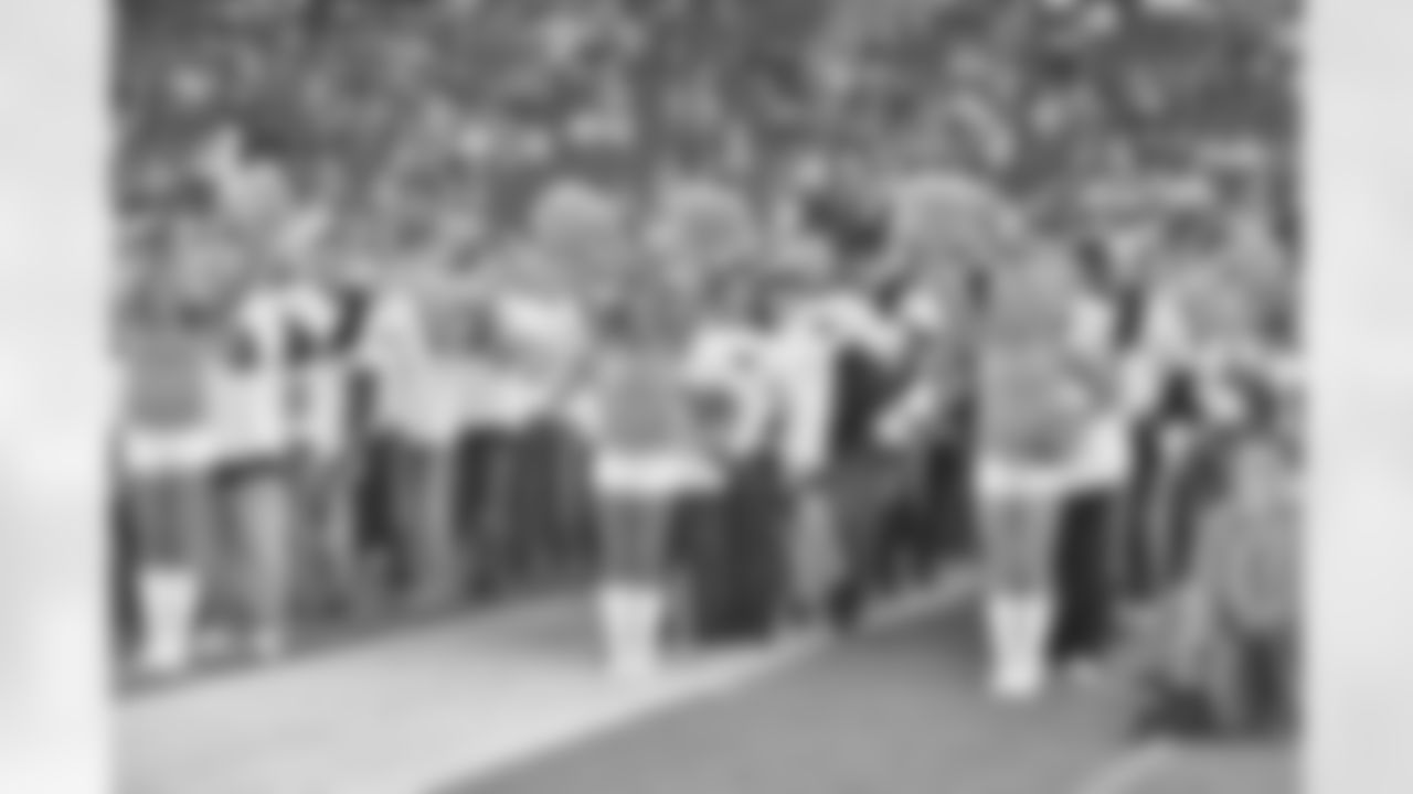 temp7--nfl_mezz_1280_1024.JPG
