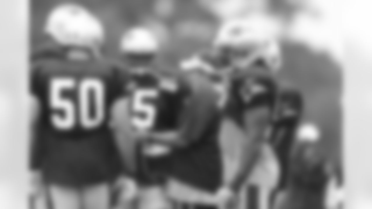 Bill Belichick coaches up the defense