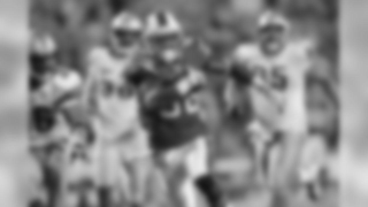 Third-year wide receiver Kamar Aiken will battle veteran Michael Jenkins during Training Camp as each player attempts to solidify their position on the Patriots roster.