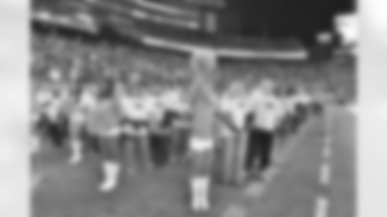 temp18--nfl_mezz_1280_1024.JPG