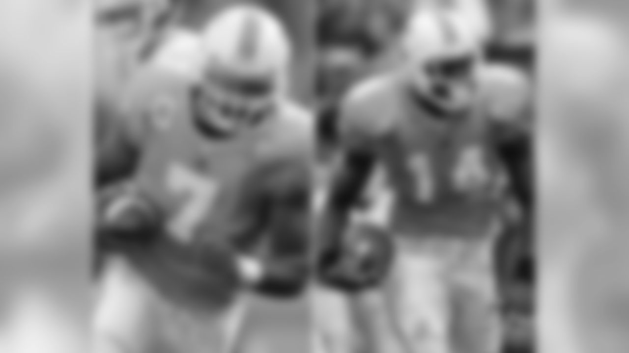 Patriots LB Jerod Mayo and Chiefs DB Eric Berry were defensive teammates at Tennessee in 2007.