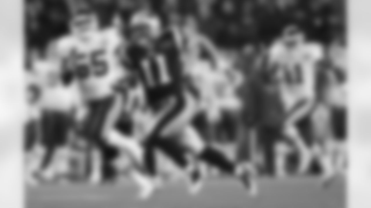 After taking a 10-3 lead into the half, New England turned up the intensity in the second half. Julian Edelman returned a punt 72 yards for a score and Kyle Arrington twice picked off Chiefs QB Tyler Palko, powering the Patriots to a 34-3 Monday Night Football win on Nov. 21, 2011.