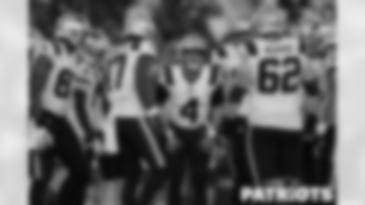 Patriots quarterback Bailey Zappe (4).