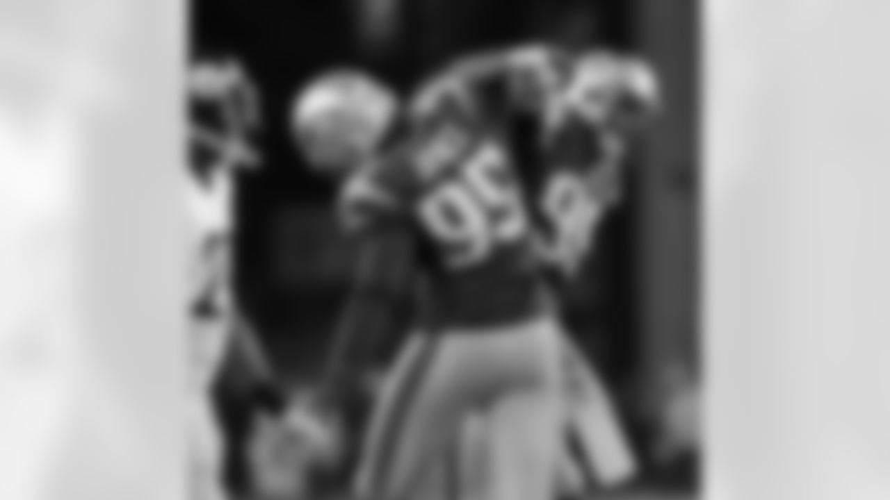 Chandler Jones compiled six tackles and his third two-sack game of the season vs. Pittsburgh (11/3).