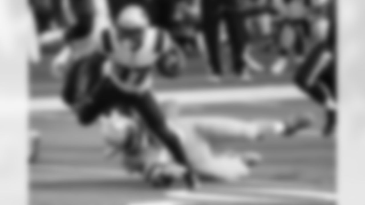 New England Patriots running back Damien Harris runs against the Los Angeles Chargers during the first half of an NFL football game Sunday, Dec. 6, 2020, in Inglewood, Calif. (AP Photo/Kelvin Kuo)
