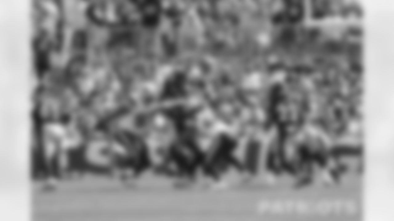 Patriots defense takes down a Steelers WR