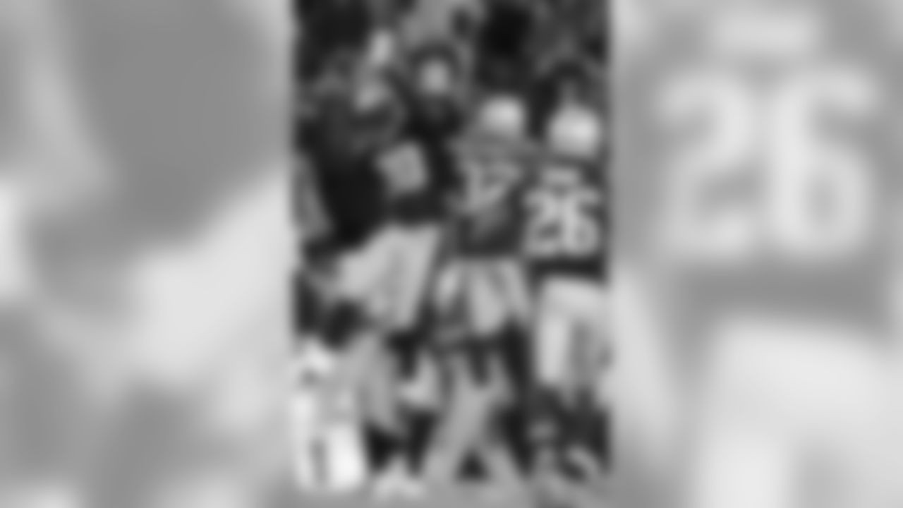 Duron Harmon celebrates his interception