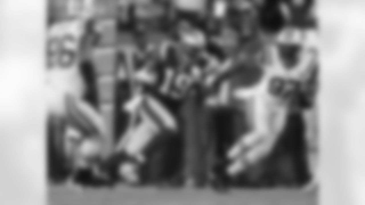 temp2014jets-lafell-ds.jpg