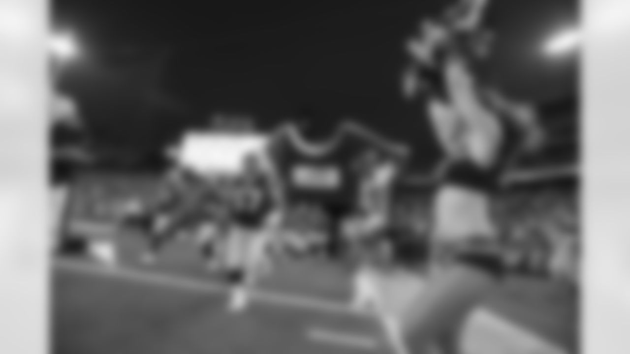 25 | Eric Rowe | DB