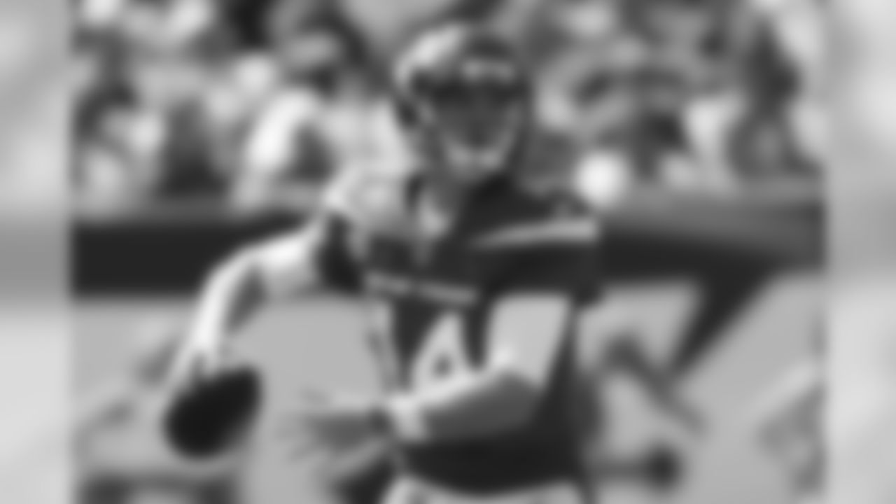 Sam Darnold, QB: The second-year quarterback returned last weekend and looked sharp, leading the Jets to their first win of the season over the Cowboys while throwing for 338 yards with two touchdowns. The Jets are a different team with their franchise quarterback under center and he might just be the best quarterback the Patriots have seen since the season opener. He'll be looking for a statement win, but will have a large task going against a historic defense.