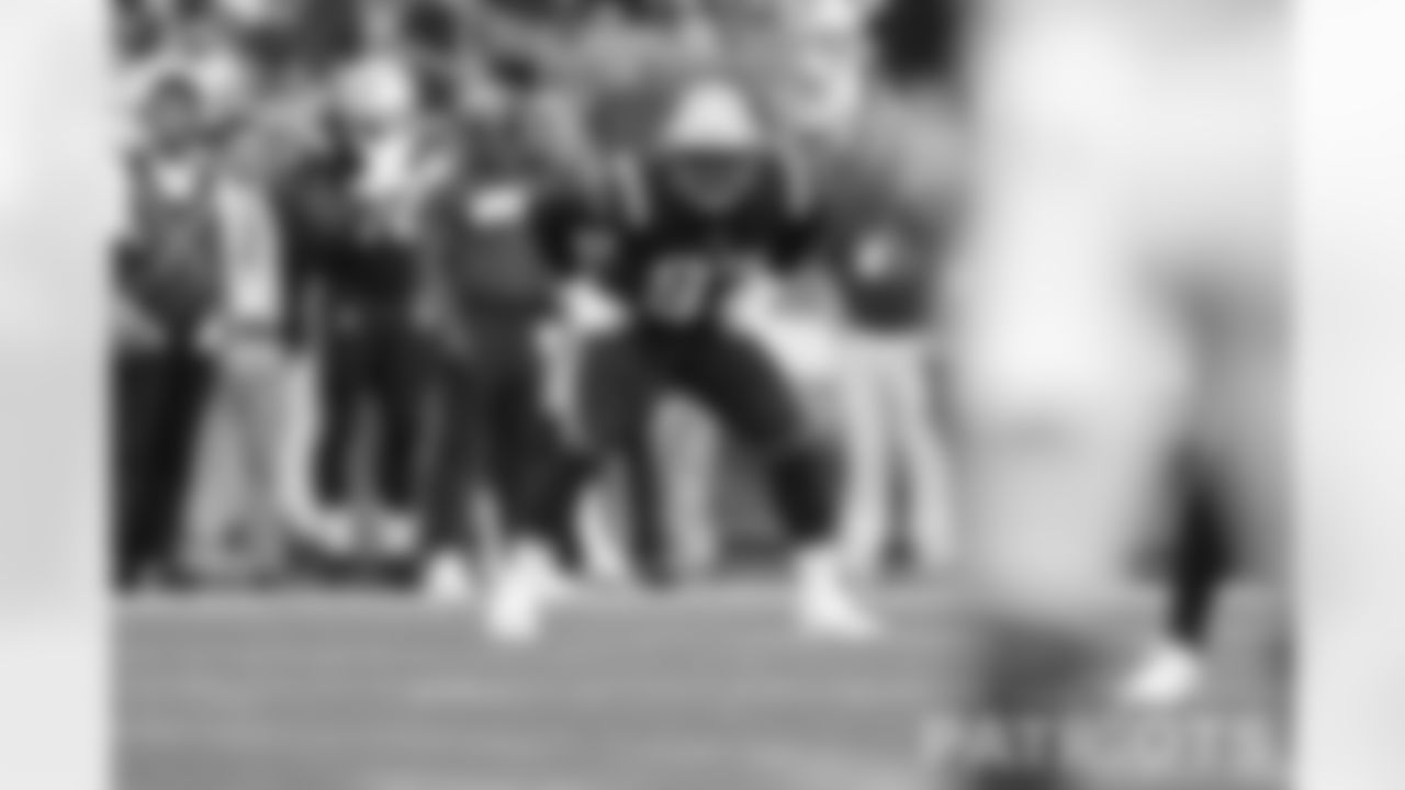 DL DeMarcus Mitchell (97)