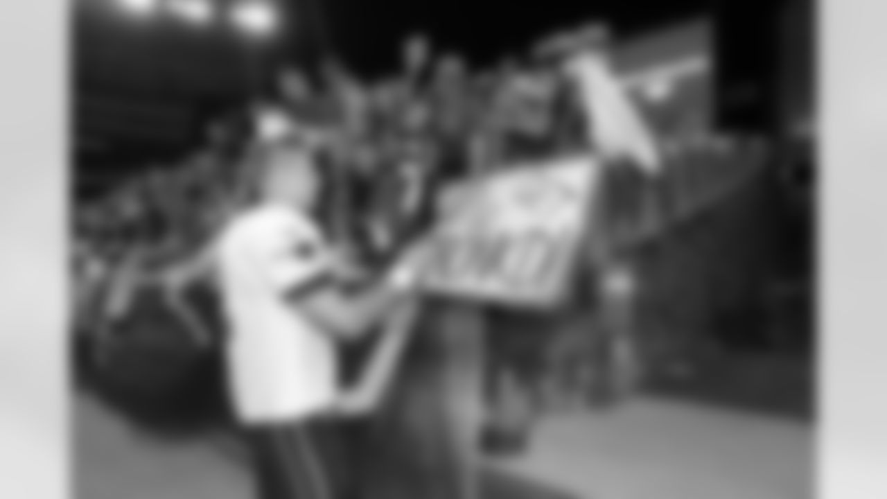 Rob Gronkowski signs autographs