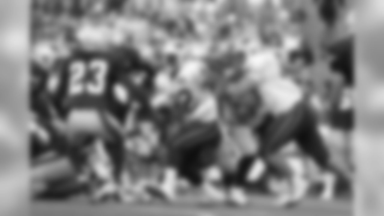 Stevan Ridley runs through the line