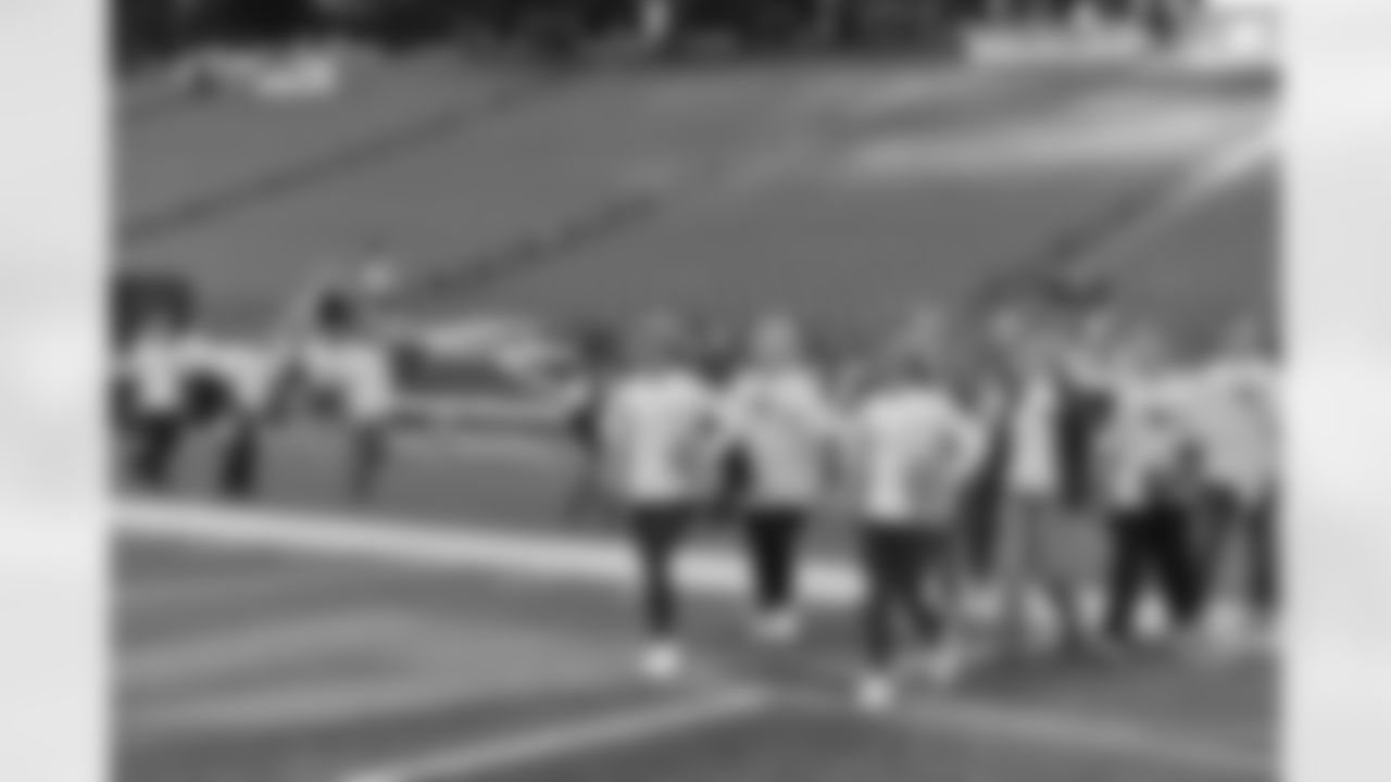 temp3--nfl_mezz_1280_1024.JPG
