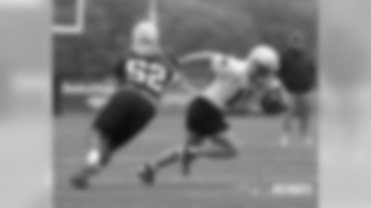 Elandon Roberts (52) and Julian Edelman (11)