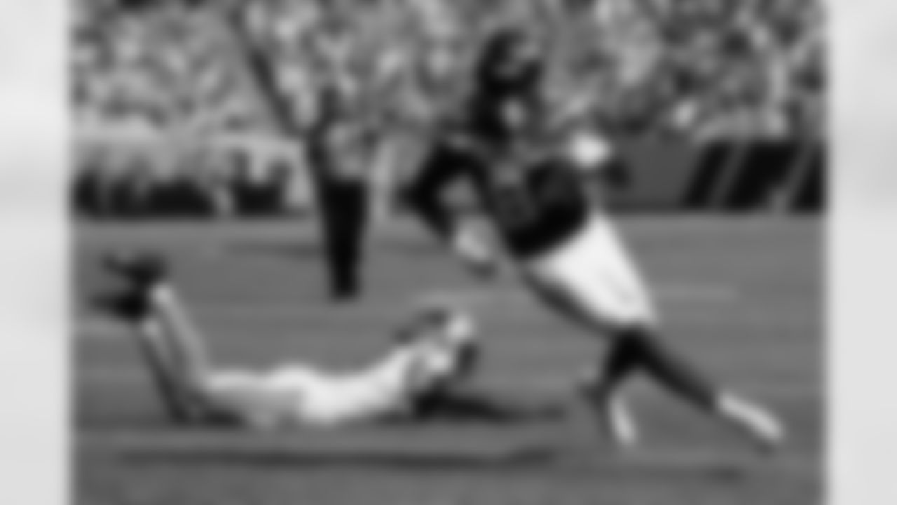 Corey Davis, WR: Davis led the Jets in the opener with five catches for 97 yards and both touchdowns. Earlier this summer, he established a good chemistry with Wilson that has carried over into the regular season even if it took them a couple quarters to find it. Davis figures to see plenty of J.C. Jackson covering him, as taking him away from Wilson should be a top priority.