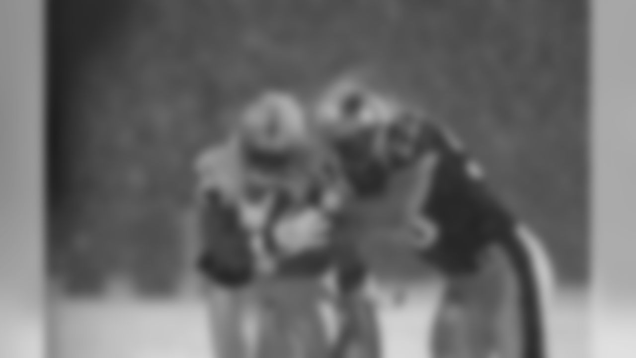 Mike Vrabel vs. Raiders