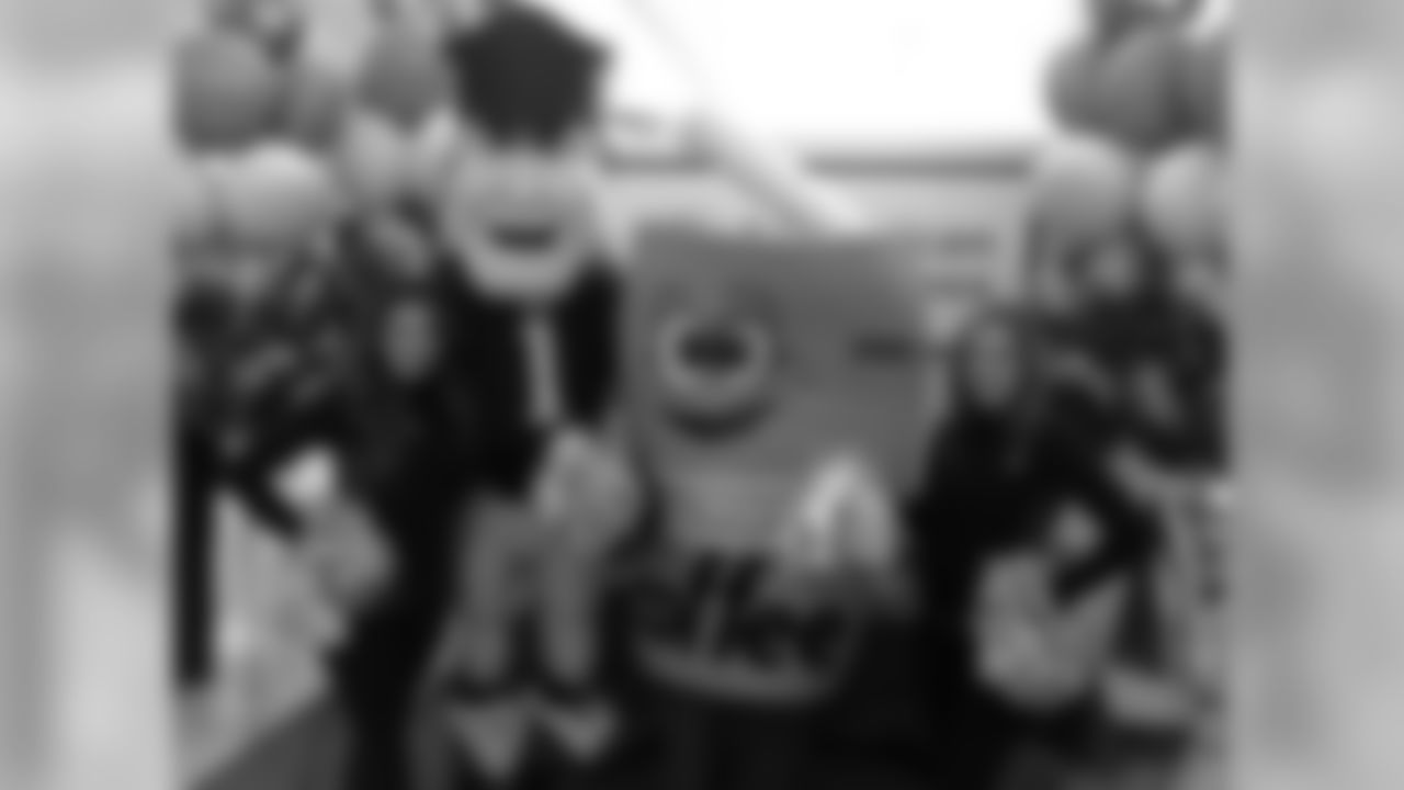 NEPC & Pat Patriot at the Dunkin' Donuts Pint for Pound event!