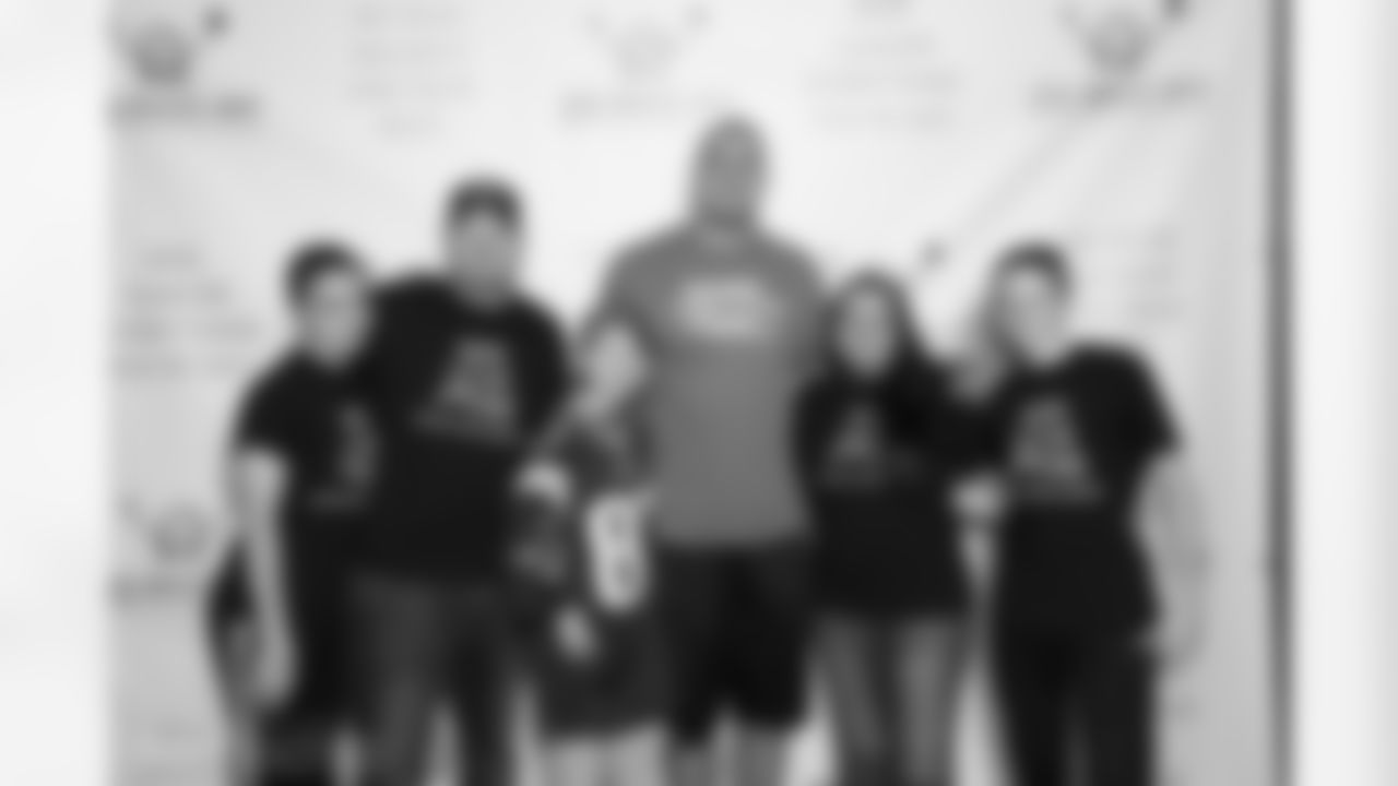 060417gronkbuzz_eja913-watermarked.jpg