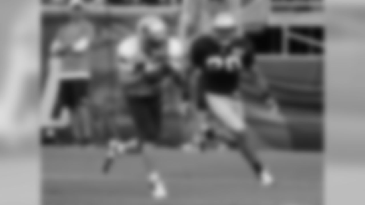 Wes Welker comes up with the catch