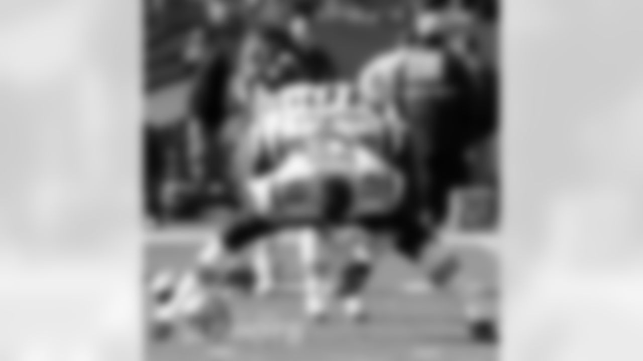 Oct. 27, 1985. Patriots 32, Buccaneers 14Similar to their first meeting nine years earlier, the Pats ran into a winless (0-7) Bucs team that led New England at halftime – this time by a 14-13 count. Once again, the Patriots pulled away in South Florida, scoring 19 points after the break. Craig James ran for two fourth-quarter TDs and Don Blackmon put an exclamation point on the win, sacking Bucs QB Steve DeBerg in the end zone for a safety.