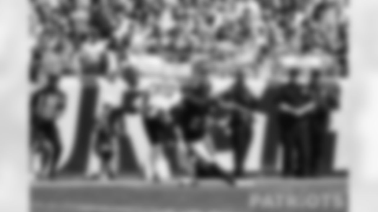 Nelson Agholor escapes a tackle