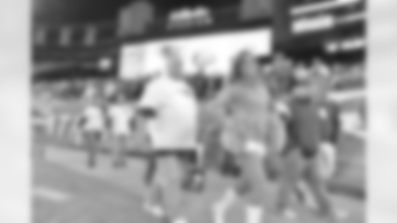 temp12--nfl_mezz_1280_1024.JPG