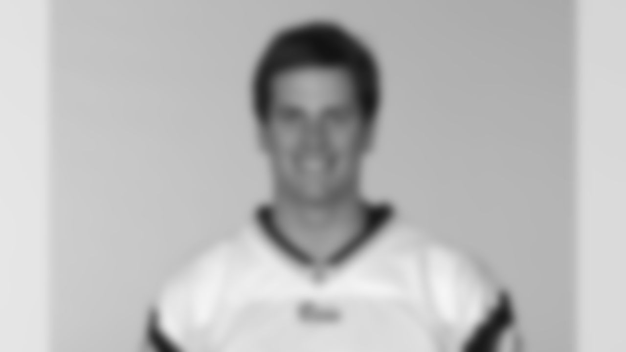 FOXBOROUGH, MA - 2007:  Tom Brady of the New England Patriots poses for his 2007 NFL headshot at photo day in Foxborough, Massachusetts.  (Photo by Getty Images) * Local Caption * Tom Brady