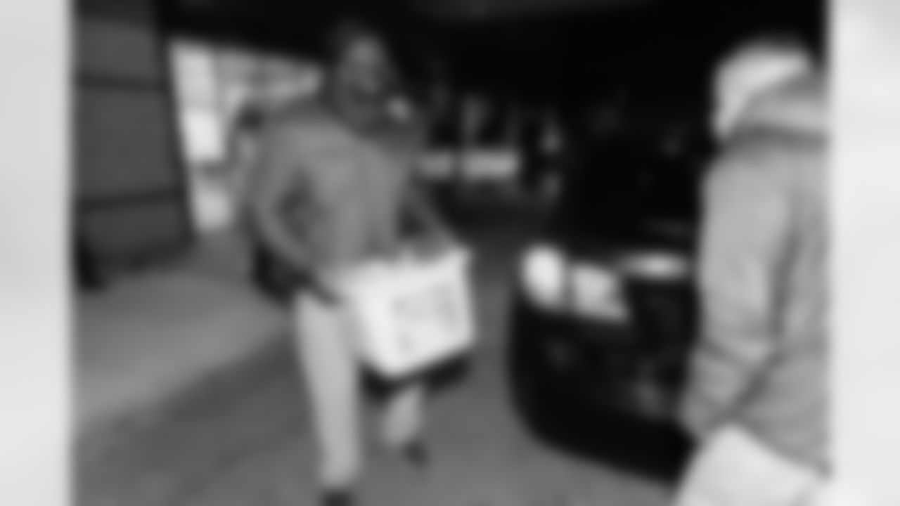 112420-ThanksGivingBaskets_Ritter07