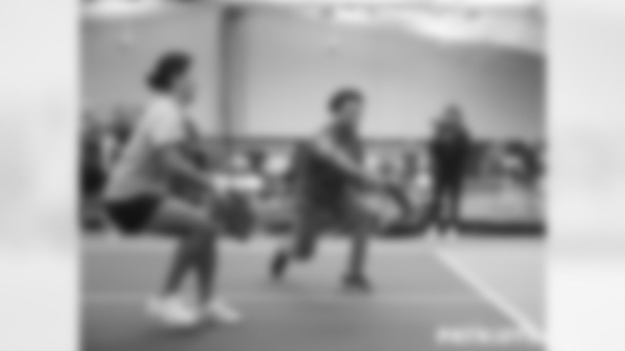 110122_NationalGuardPickleball056-watermarked