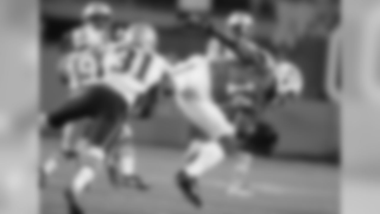 20171211_dolphins_silverman667.jpg