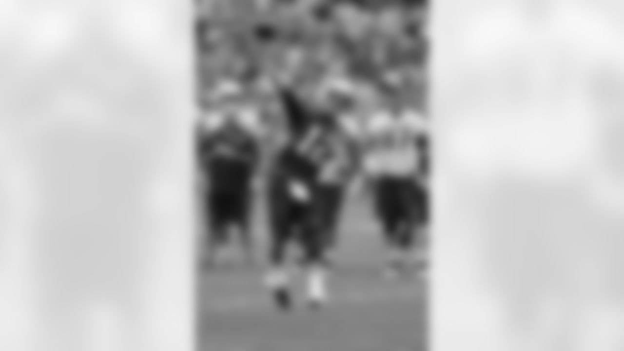 Tom Brady fires a pass