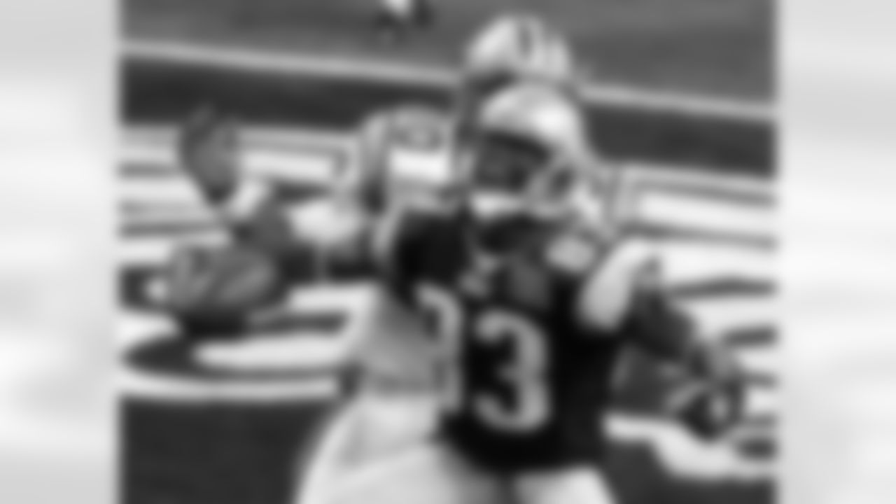 Deion Branch five-yard TD catch to open the scoring (XXXVIII vs Panthers).