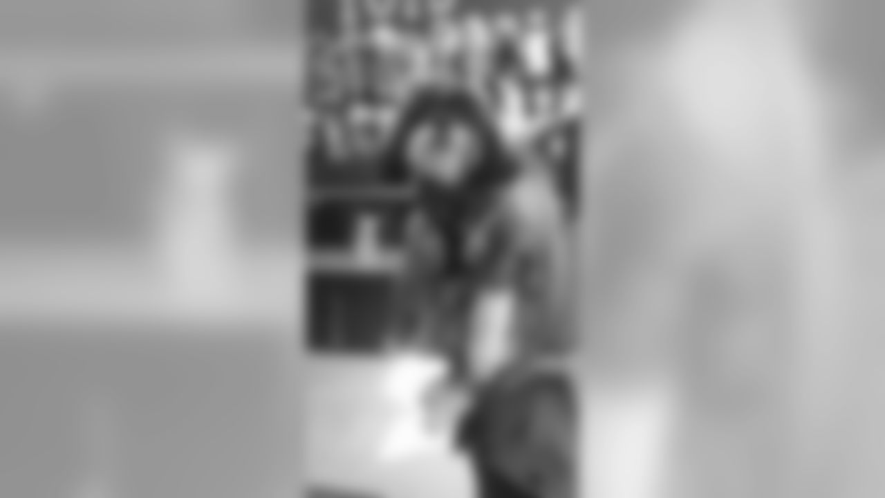 53270_8_417735578