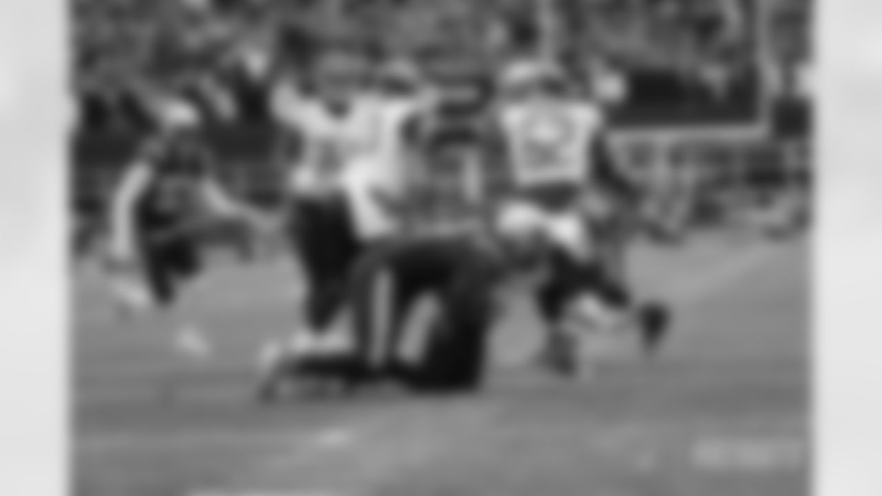 Matt Judon sacks Titans QB Ryan Tannehill