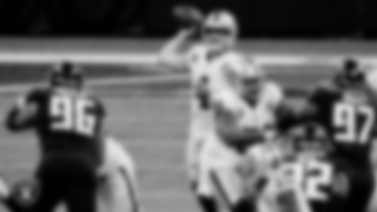 Las Vegas Raiders quarterback Derek Carr (4) passes during the regular season away game against the Atlanta Falcons.