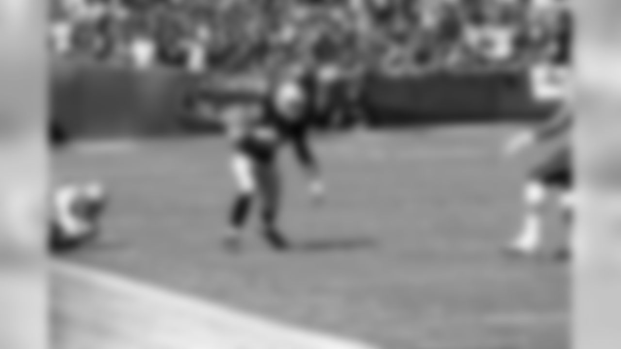 RB Darren McFadden had another solid game, rushing for 75 yards.
