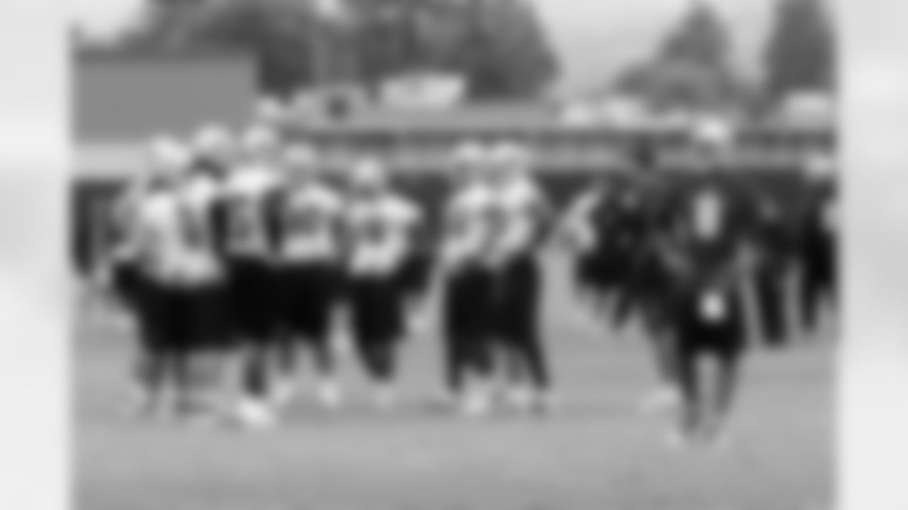 The Raiders offense gets ready for the next place. Photo By Tony Gonzales