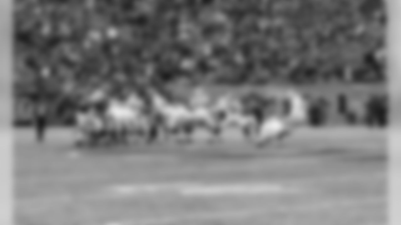 K Sebastian Janikowski's 55-yard field goal attempt is good.