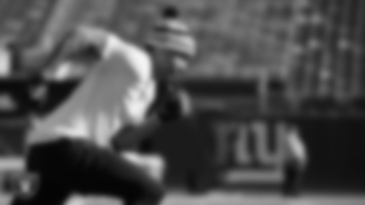 Las Vegas Raiders wide receiver Marcell Ateman (88) warming up before the regular season away game against the New York Giants.