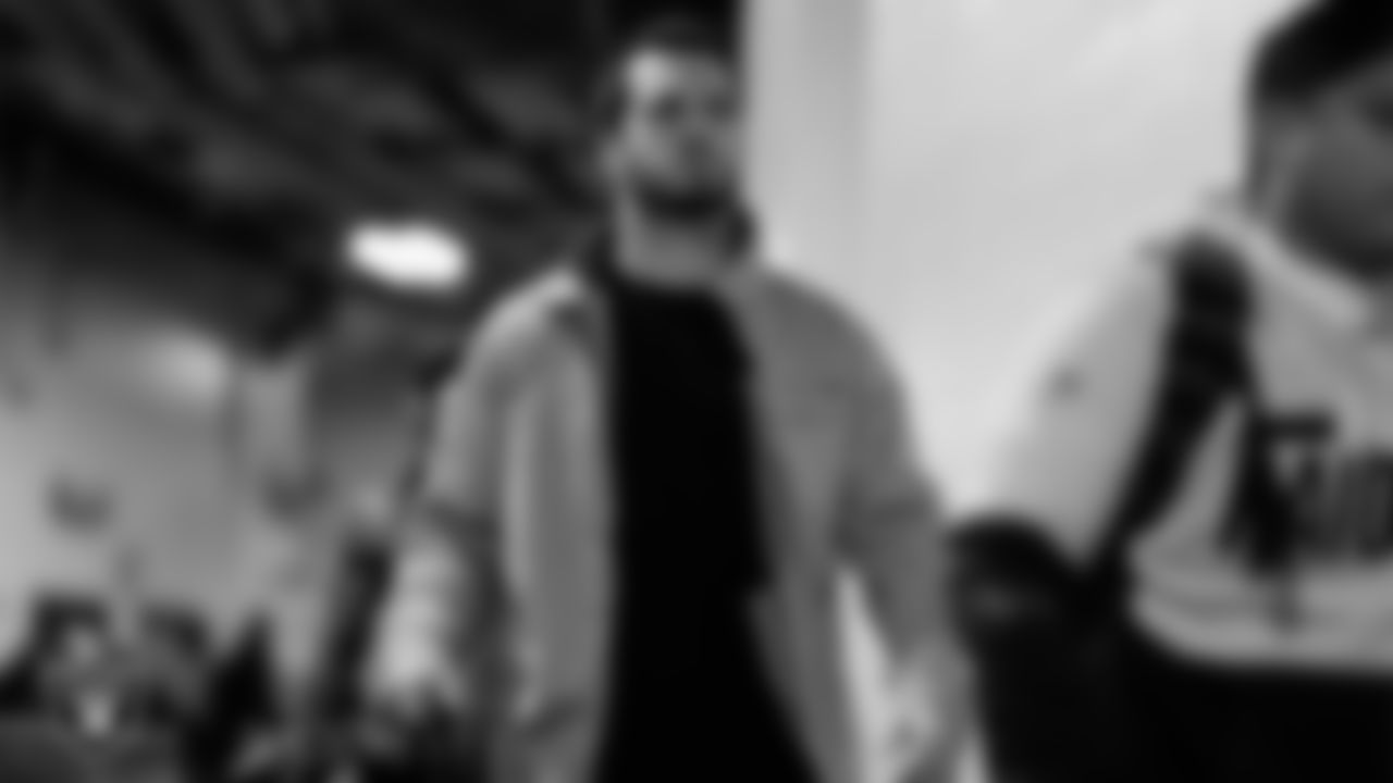 Las Vegas Raiders quarterback Derek Carr (4) arrives to the regular season away game against the Pittsburgh Steelers at Acrisure Stadium.