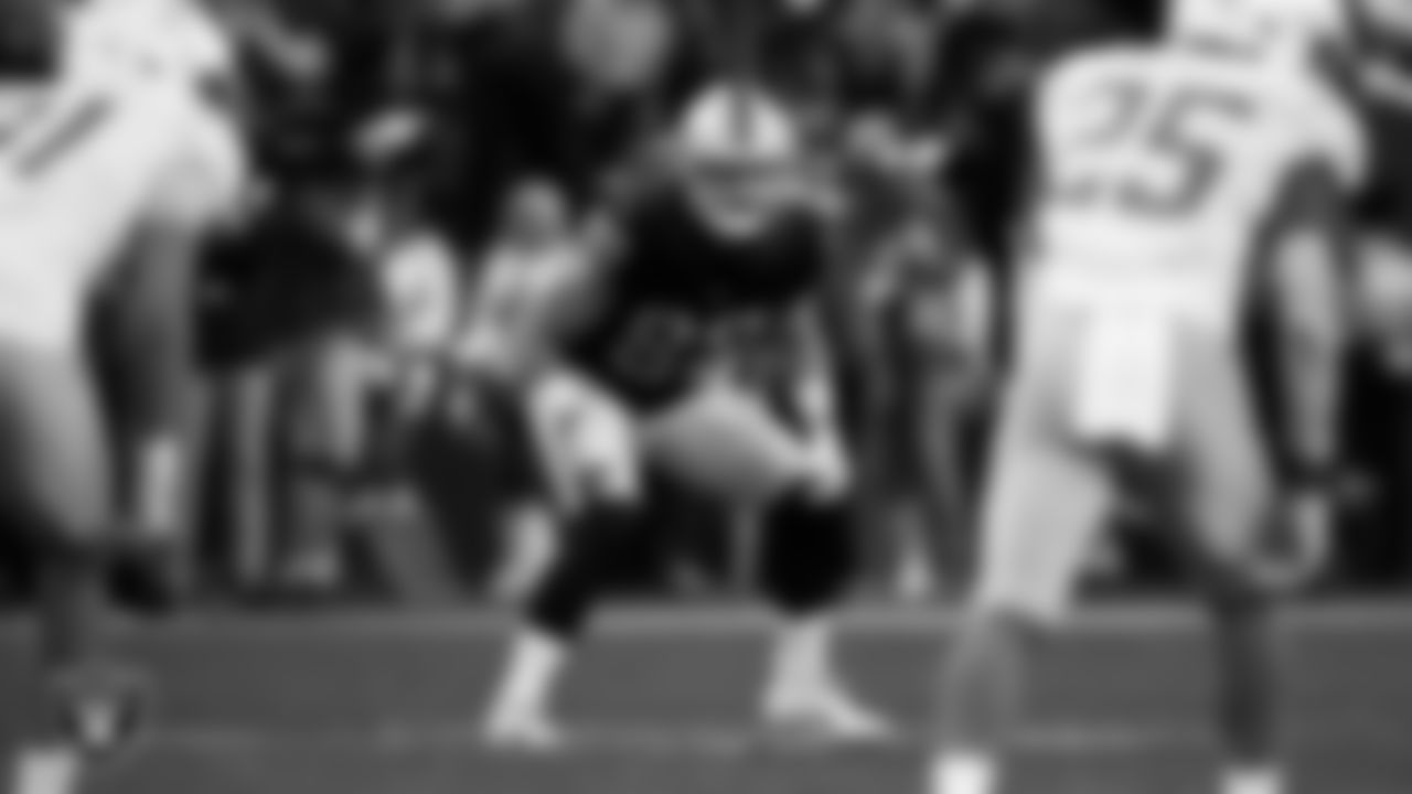 Las Vegas Raiders tight end Jacob Hollister (88) lines up before the kickoff during the regular season home game against the Los Angeles Chargers at Allegiant Stadium.