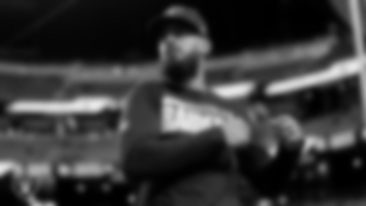 Las Vegas Raiders quarterback Marcus Mariota (8) warming up before the regular season home game against the Los Angeles Chargers.