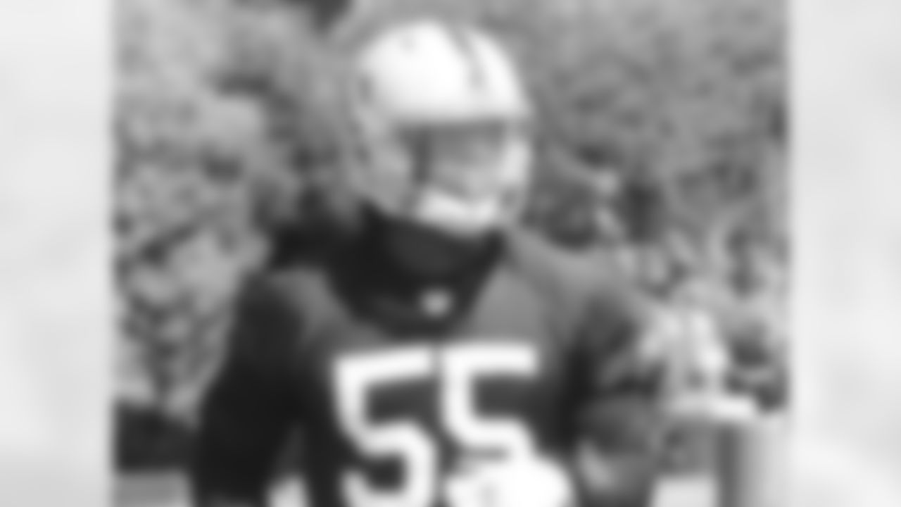 LB Sio Moore
